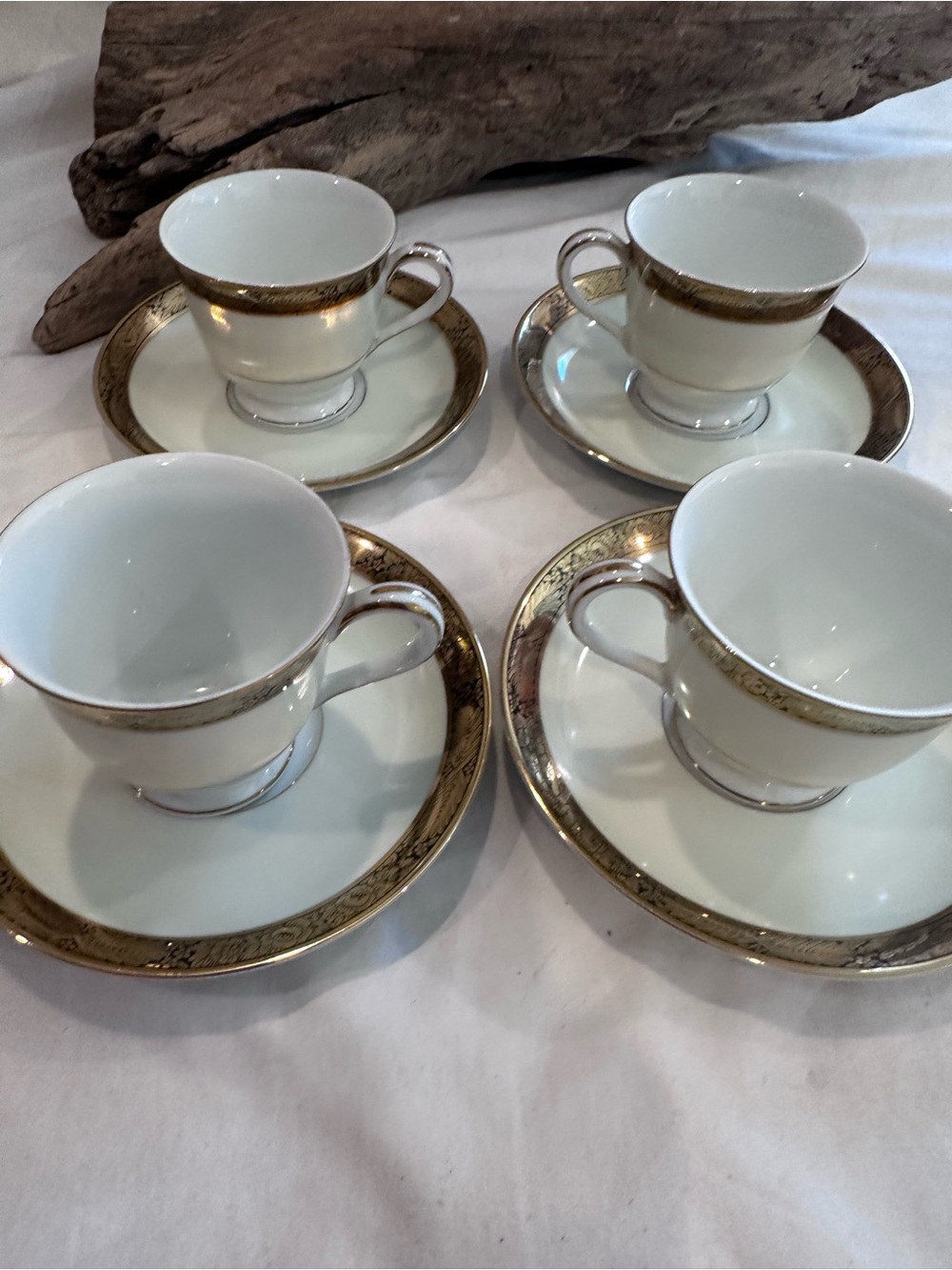 Noritake Demitasse 4 Cup And Saucer Goldkin. Stunning with Gold Accent
